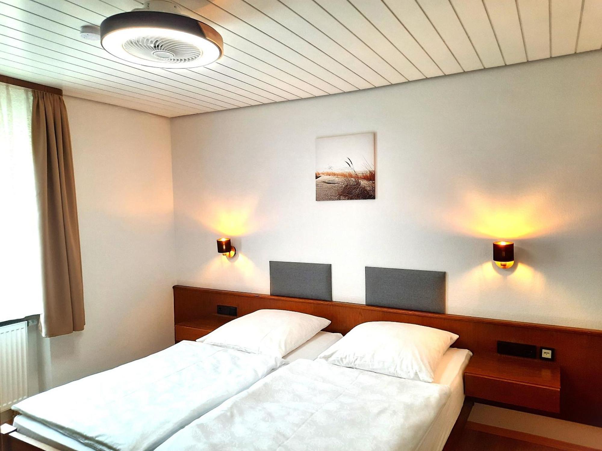 Landgasthof Gruener Baum Regnitzlosau Rom bilde