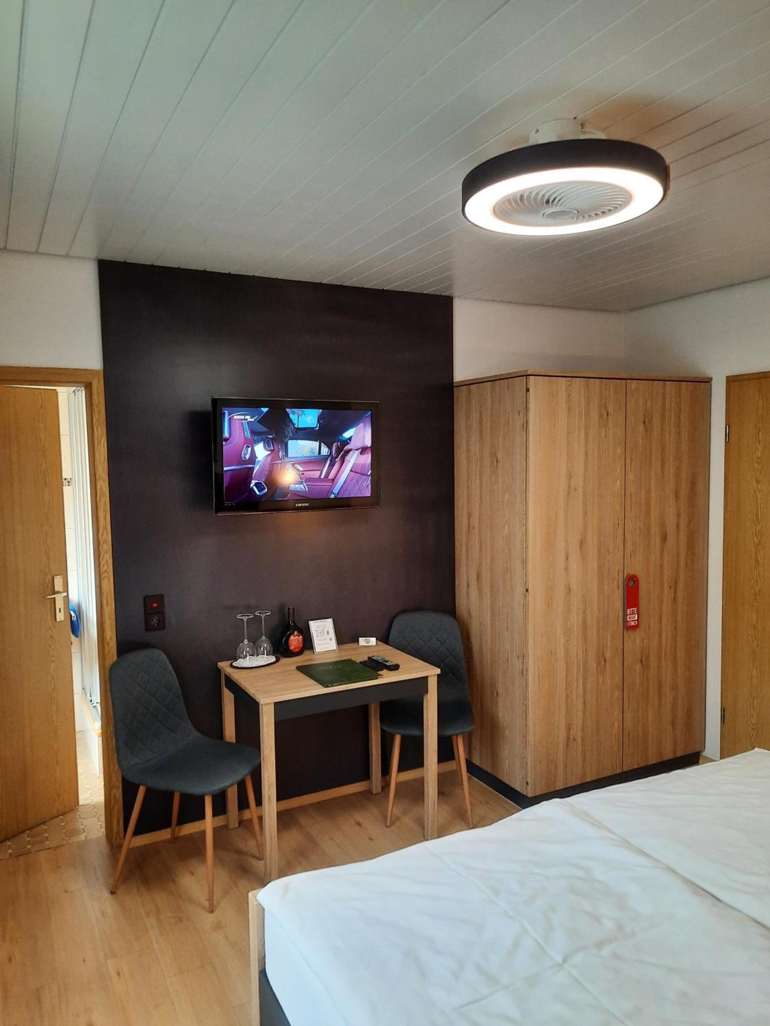 Landgasthof Gruener Baum Regnitzlosau Rom bilde