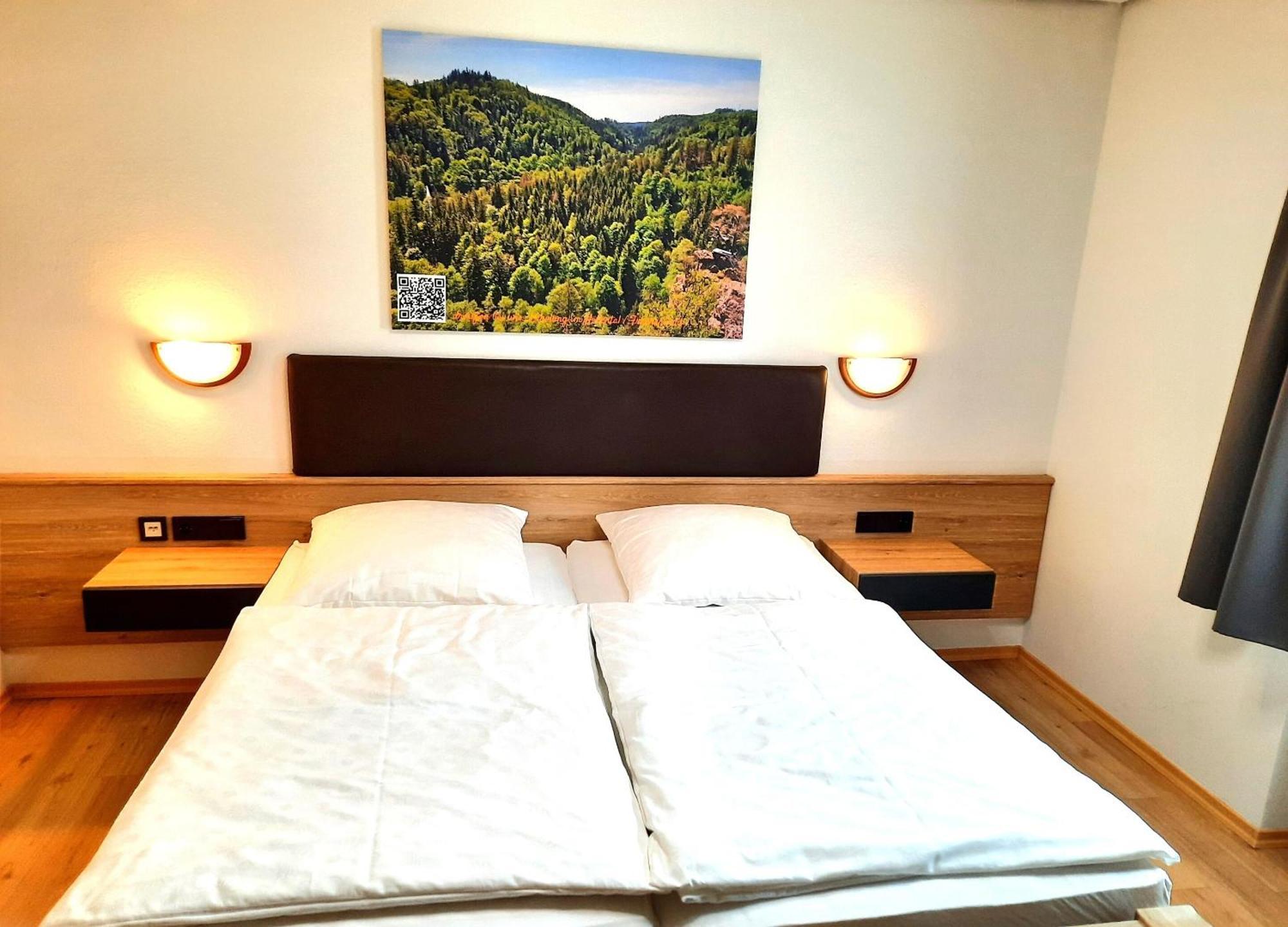 Landgasthof Gruener Baum Regnitzlosau Rom bilde
