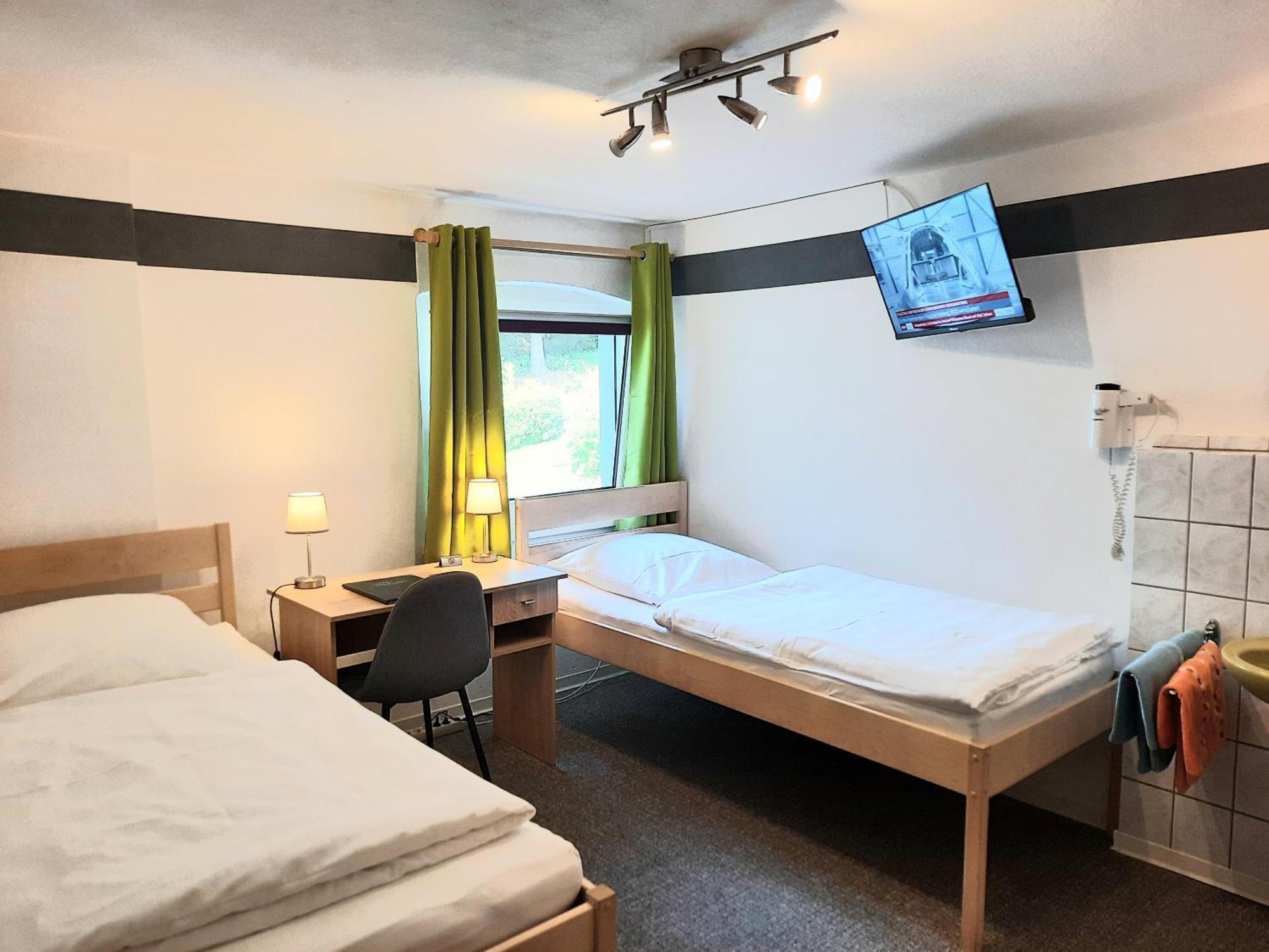 Landgasthof Gruener Baum Regnitzlosau Rom bilde